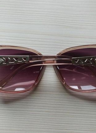 Женские солнцезащитные очки с градиентными стеклами в прозрачной бежевой оправе5 фото