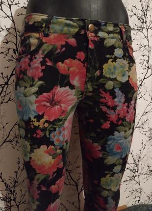 Красивенные брюки джинсы в цветы цветочек на стройную девушку или подростка