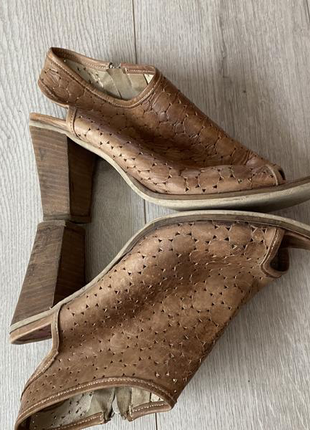 Італійські туфлі босоніжки//
