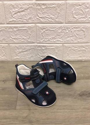 Босоніжки, сандалі сандалі