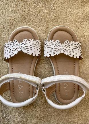 Дитячі сандалі