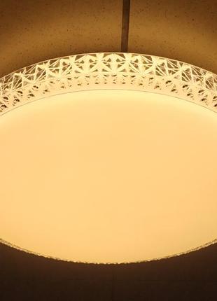 Світлодіодна люстра світильник з регулюванням яскравості світла і пультом д. у.3 фото