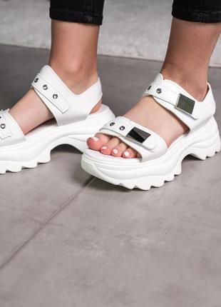 Женские босоножки на платформе,танкетке на липучках белые - женская обувь на лето 20226 фото