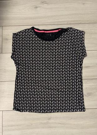 Летняя/футболка/с узором/красивая/нарядная