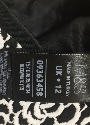 Качественная фактурная юбка карандаш marks&spencer , р.127 фото