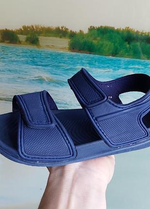 Легкие босоножки