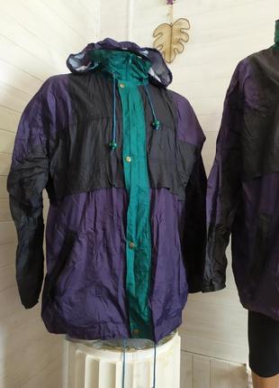 Класна курточка дощовик на бавовняній підкладці є 2 шт одного розміру