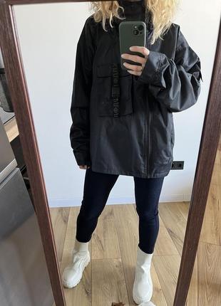 Вітровка, весняна куртка