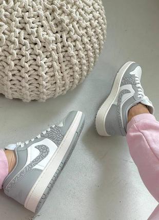 Nike jordan low grey silver трендові сірі кросівки найк джордан весна літо осінь трендовые серые крутые кроссовки новинка хит сезона4 фото