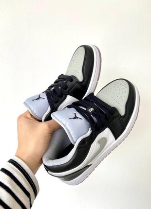 Nike air jordan low white silver black трендові жіночі кросівки найк джордан сірі чорно-білі весна літо осінь женские серые черные белые кроссовки5 фото