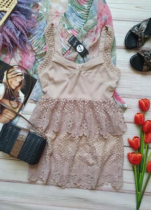 Красивое кружевное летнее платье с рюшами с баской1 фото