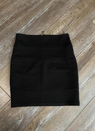 Чорна юбка amisu1 фото