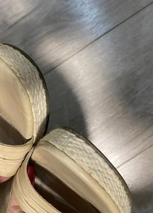 Босоніжки брендові//босоніжки від бренду bata3 фото