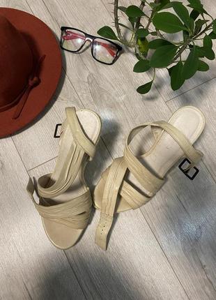 Босоніжки брендові//босоніжки від бренду bata6 фото