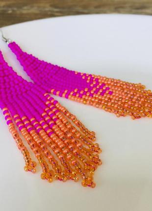Розово-оранжевые серьги из бисера, сережки цвета фуксия4 фото