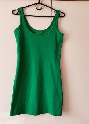 Стильне плаття насиченого зеленого кольору