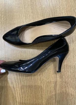 Туфлі шкіра лак shoe box