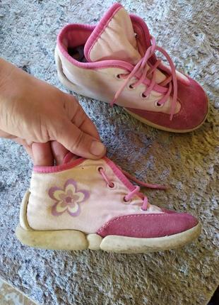 Кросівки, високі кеди