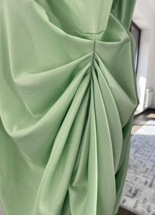 Розкішна ніжно салатова сукня міді prettylittlething9 фото