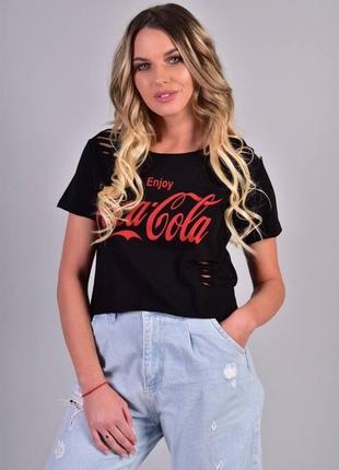 Укорочена рвана футболка / укорочений топ принт coca cola / кока кола3 фото