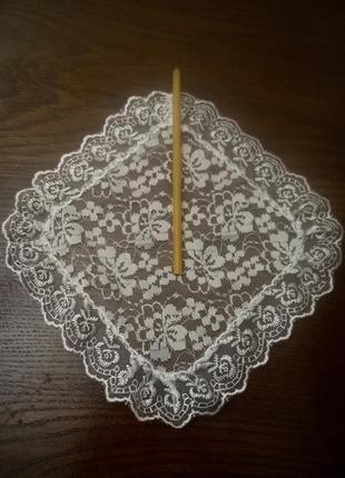 Хусточка платочек салфетка серветка кружевная для свечей на венчание2 фото