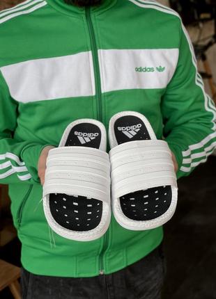 Чоловічі шльопанці adidas adilette білі з чорним2 фото