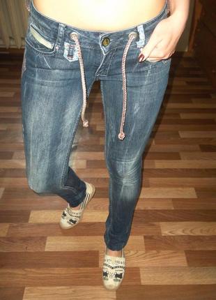 Шикарні модні джинси на дівчину3 фото