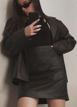 Шикарный кожаный костюм, пиджак рубашка юбка кожа2 фото