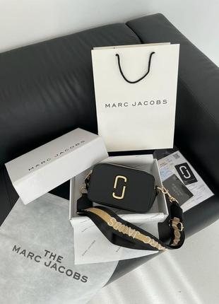 Marc jacobs the snapshot black gold трендова сумочка марк джейкобс чорна золотиста золота женская модная черная золотая сумка тренд7 фото