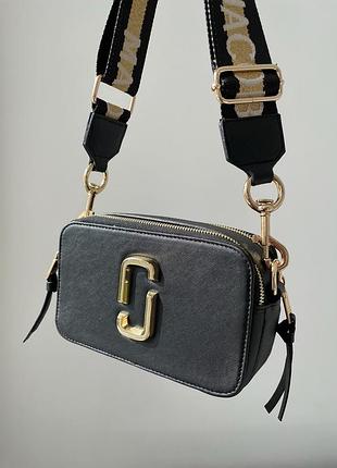 Marc jacobs the snapshot black gold трендова сумочка марк джейкобс чорна золотиста золота женская стильная черная золотая сумка тренд 5