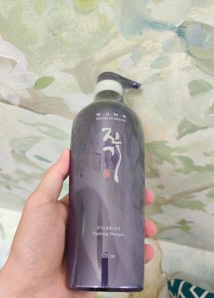 Регенерирующий шампунь daeng gi meo ri vitalizing shampoo, 500 мл3 фото