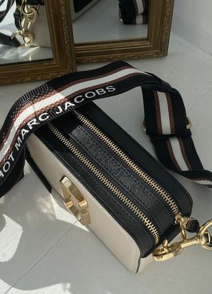 Marc jacobs small camera bag трендова жіноча міні сумочка марк джейкобс бежева кремова золота жіноча стильна кремова беж сумка тренд4 фото