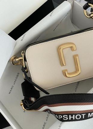 Marc jacobs small camera bag трендова жіноча міні сумочка марк джейкобс бежева кремова золота жіноча стильна кремова беж сумка тренд3 фото