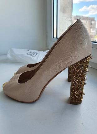 Туфлі жіночі9 фото