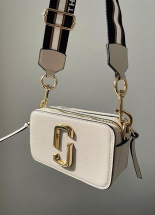 Marc jacobs small camera bag total beige трендова міні сумочка марк джейкобс кремова золота бежева жіноча міні сумка беж крем