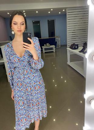 Zara сатинове плаття xs