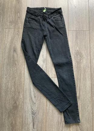Темные серые стретч джинсы узкие скини denim co 8/36рр1 фото