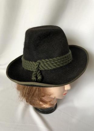 Баварская шляпа черная с зелёным шнуром1 фото