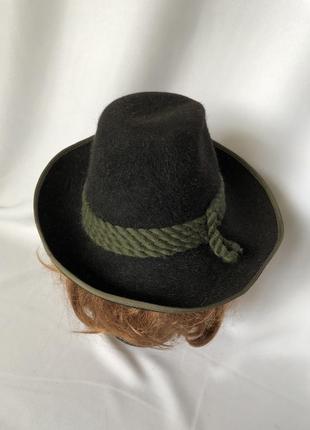 Баварская шляпа черная с зелёным шнуром2 фото
