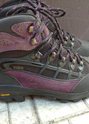 Жіночі трекінгові боти