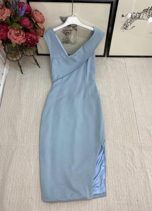Нарядна сукня нарядное платье голубое необычное с разрезом