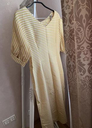 Легкое летнее горчичное платье с поясом