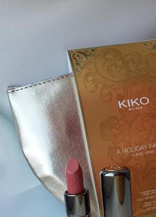 Классический набор для губ a holiday fable + золотая косметичка в подарок kiko milano2 фото