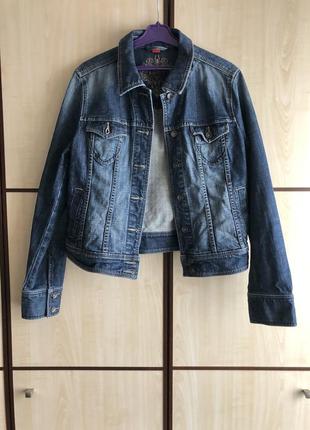 Куртка джинсовая