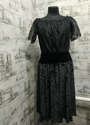 Маленькое черное платье, по фигурке, тянется  юбка от пояса солнцеклеш, велюр с блеском1 фото