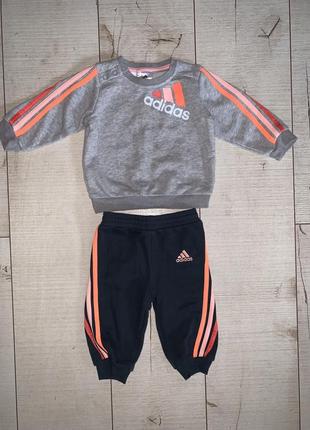 Спортивний костюм adidas