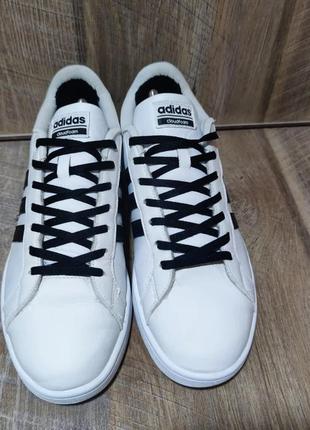 Кросівки adidas
44/27,5-28см4 фото