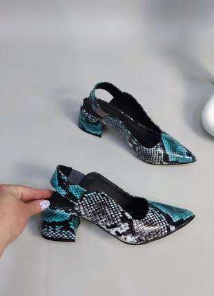 Ексклюзивні туфлі з натуральної італійської шкіри рептилія блакитні4 фото