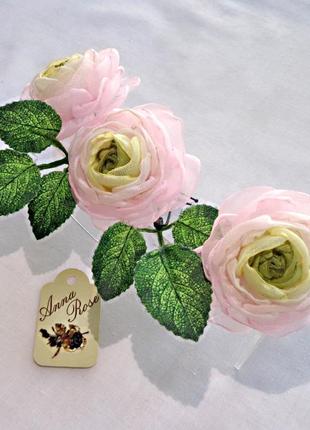 Набір заколок для ошатної зачіски з квітами ручної роботи з тканини "ніжно рожеві ранункулюсы"