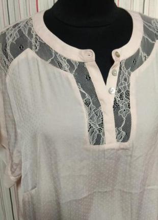 Летняя легкая футболка блуза пудра с ажурной спиной2 фото